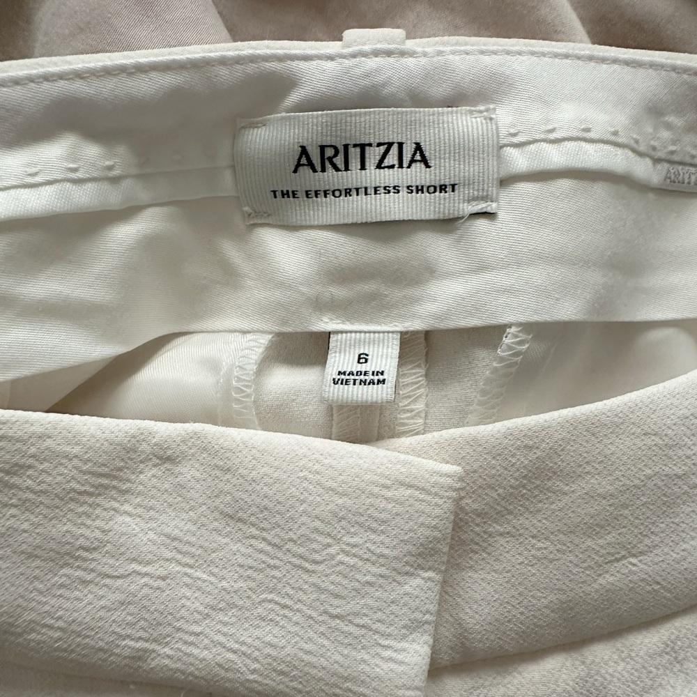 Aritzia Effortless Shorts Mini Light Birch